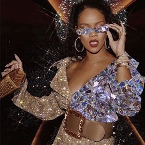 Meet your Posher, Lina